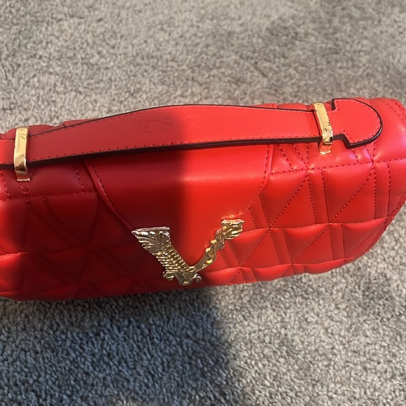 NWOT Red quilted Women's Bag - Picture 7 of 12